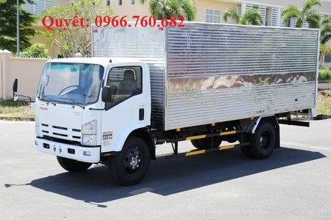 Xe tải isuzu 8.2 tấn thùng kín FN129E4